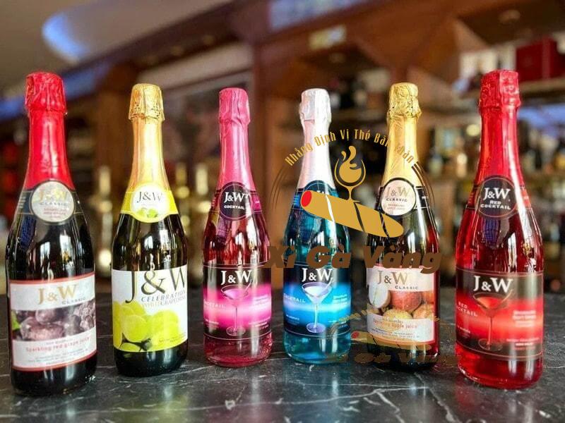 Thiết kế sản phẩm bắt mắt và hương vị thơm ngon chính là điểm nổi bật của J&W Cocktail Red